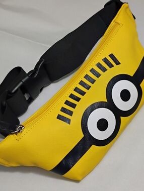 Universal Studios Minions Fanny Pack/Belt Bag